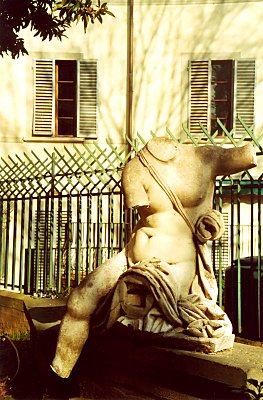Og en skulptur uden hoved og .....  - der er masser af kunst i Firenze