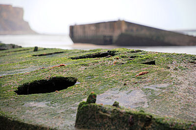 Rester fra den kunstige havn i Arromanches