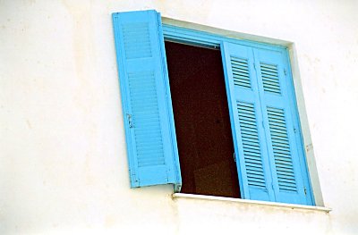 Et åbent vindue på Ægina